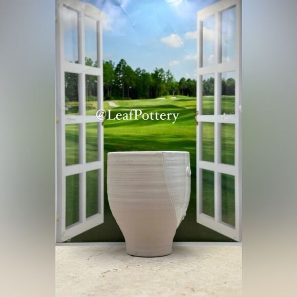 Rosie Robot White/Beige Ceramic Planter Pot without drainage hole - Picture 3 of 8